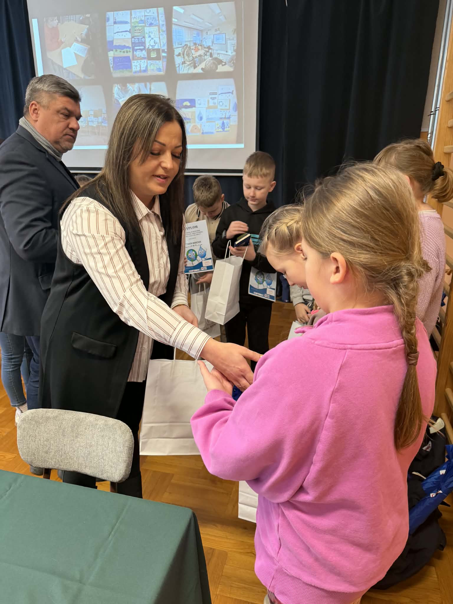 58e882a4 580b 427b 8501 856b8d472c37